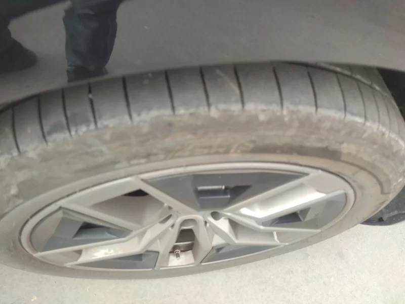 BMW i5 M60 2024 car image #7