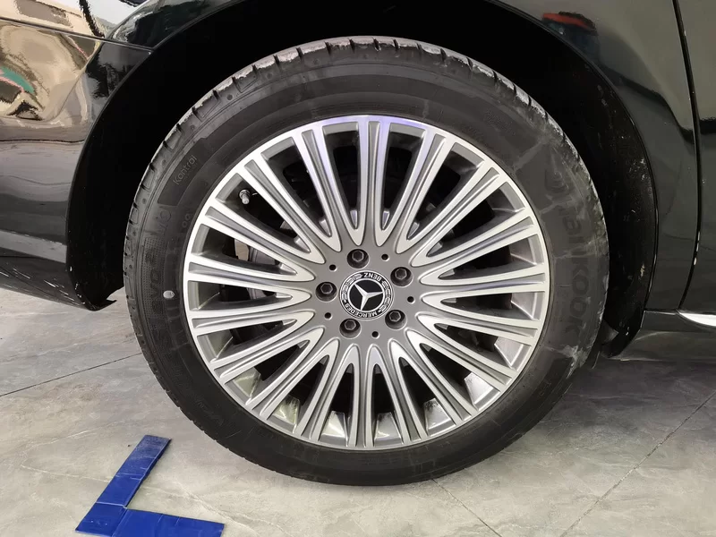 Mercedes-Benz E Class 2022 car image #7