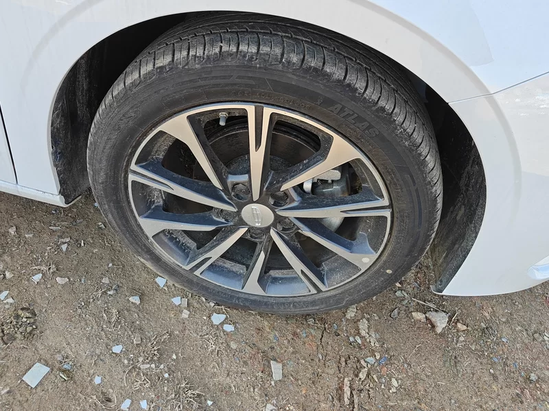 GEELY Emgrand 2024 car image #7