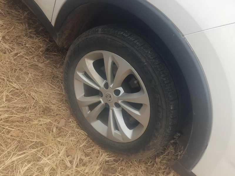 MG GS 2015 car image #7