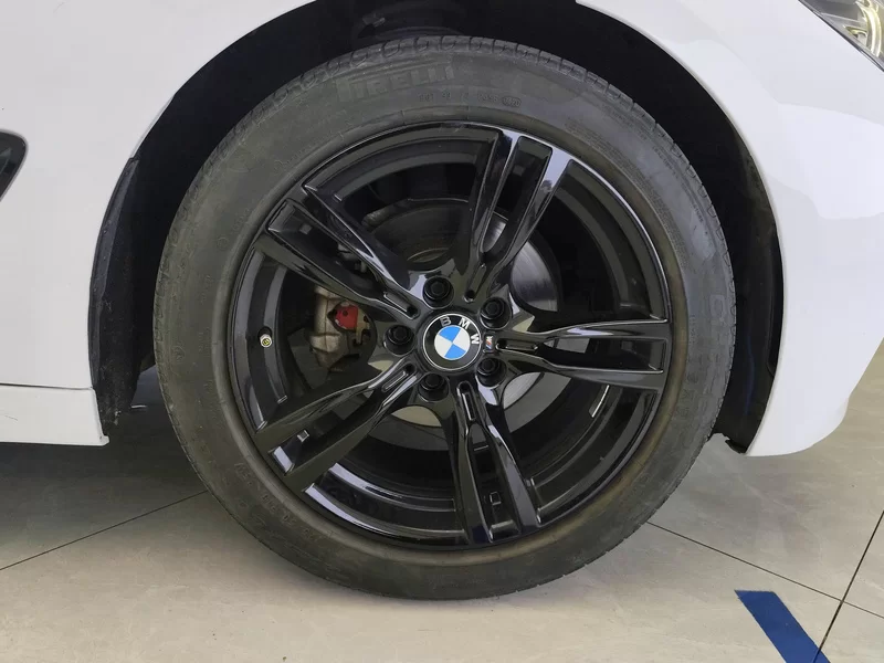 BMW 3 Series GT 2018 immagine di auto #7