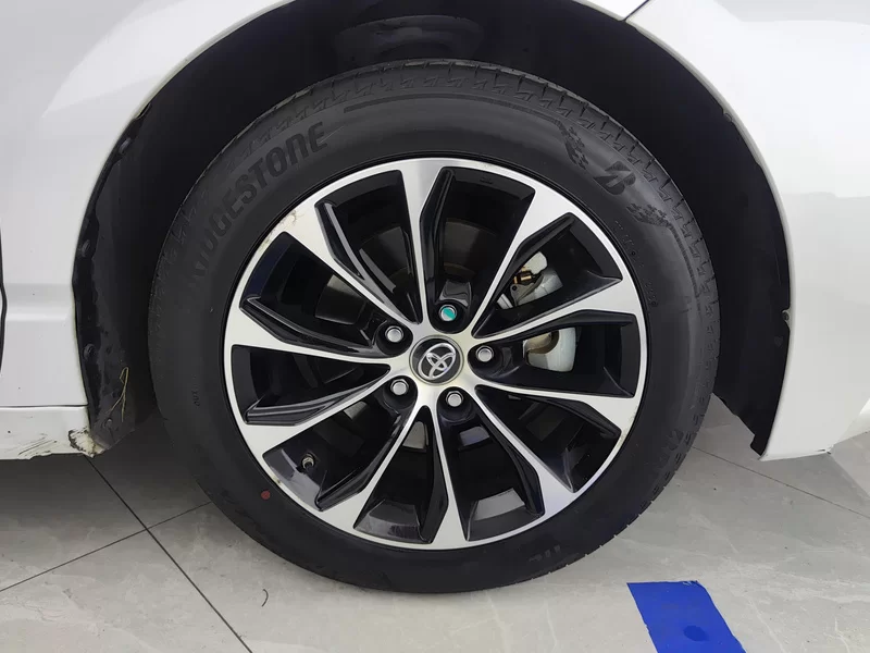 Toyota Avalon 2023 car image #7