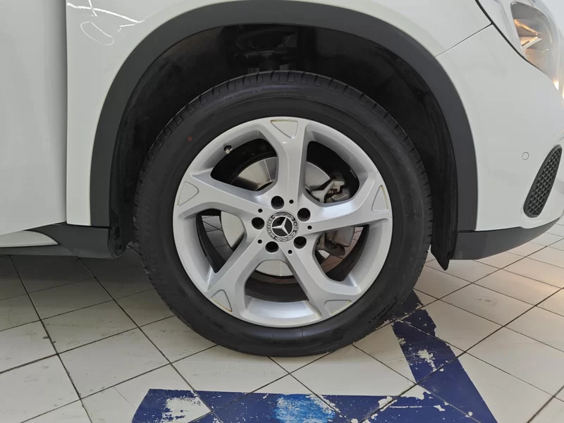 Mercedes-Benz GLA Class 2018 car image #7