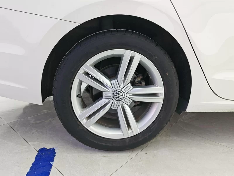 Volkswagen Lamando 2019 car image #7