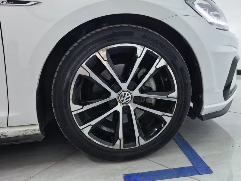 Volkswagen Golf 2020 car image #7