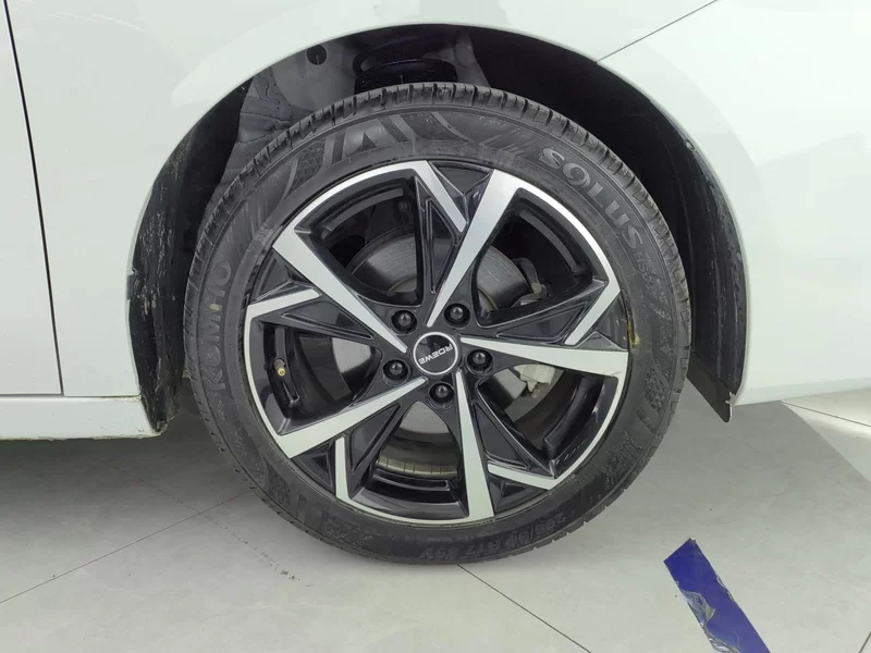 Roewe i5 2023 car image #7