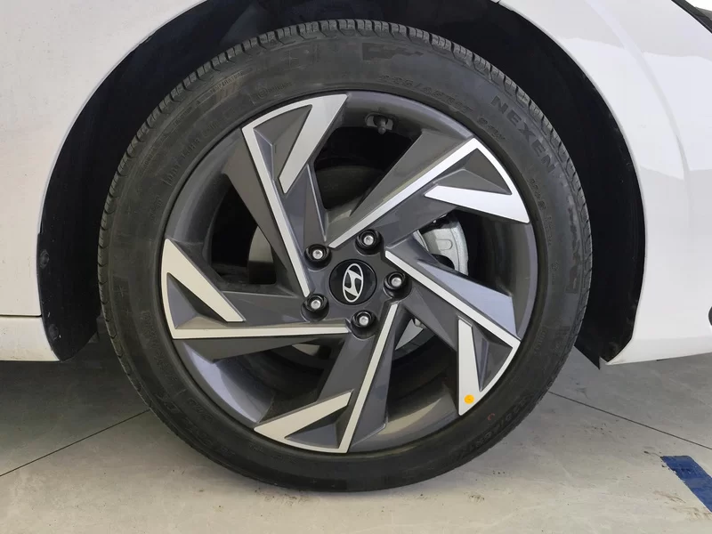 Hyundai Elantra 2023 car image #7