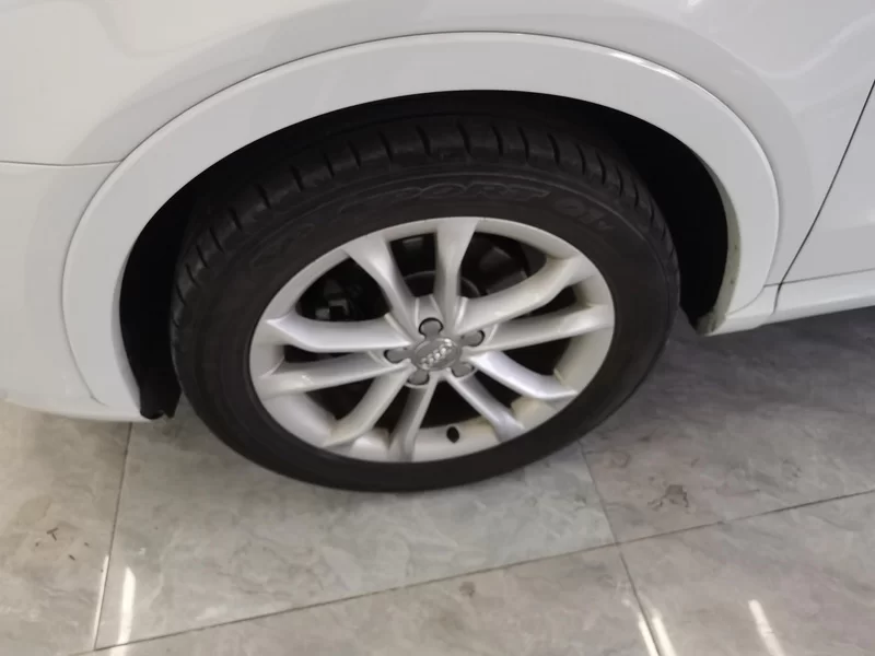 Audi Q3 2016 car image #7