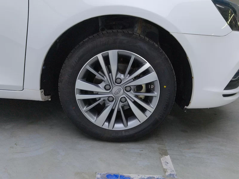 GEELY Emgrand 2019 car image #7