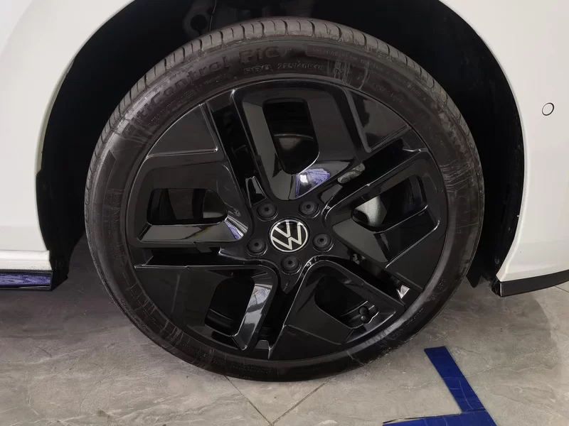Volkswagen Golf 2024 car image #7