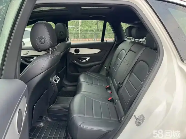 Mercedes-Benz GLC Class 2018 car image #7