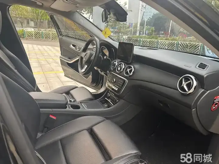 Mercedes-Benz GLA Class 2019 car image #7
