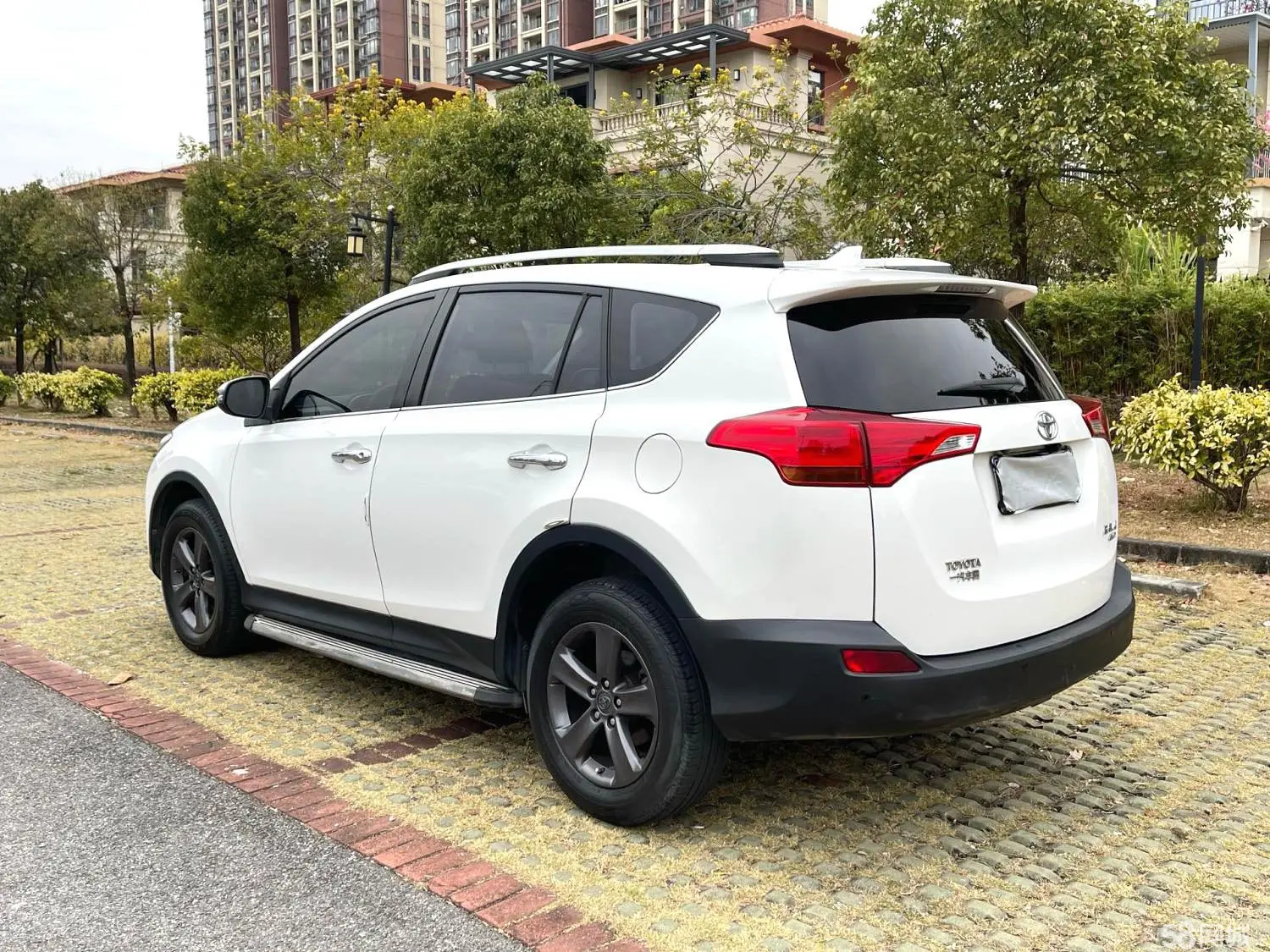 Toyota RAV4 2015 car image #7