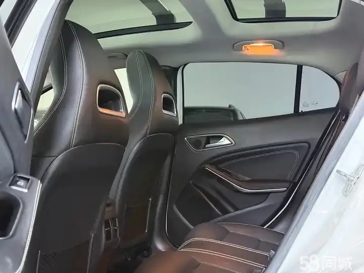 Mercedes-Benz GLA Class 2016 car image #7