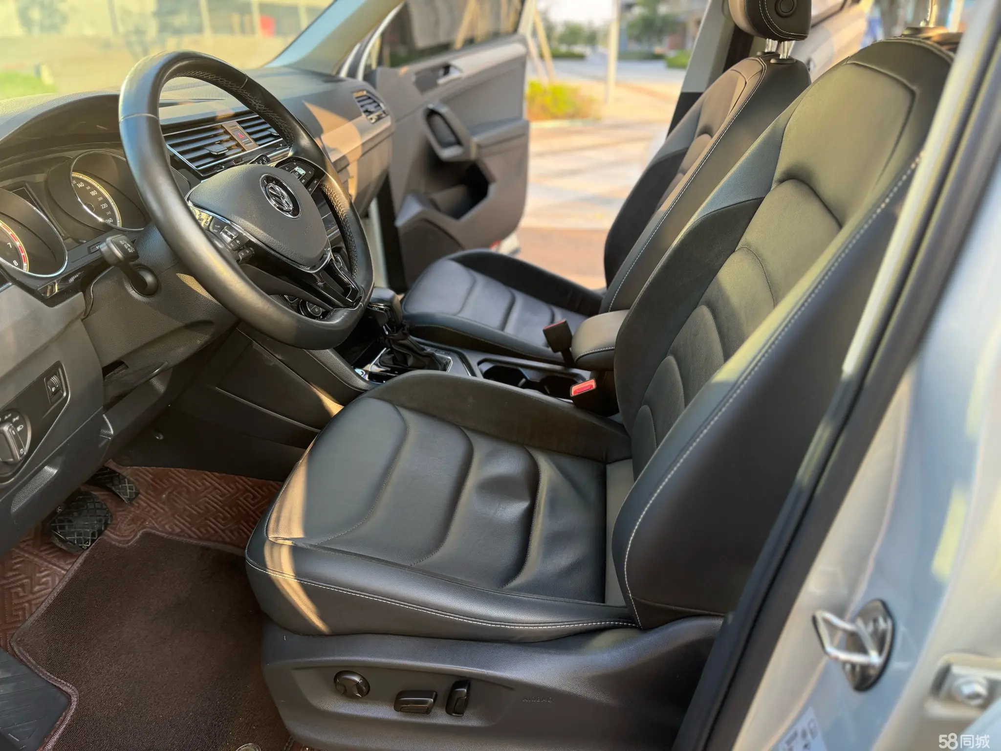 Volkswagen Tiguan L 2020 car image #7