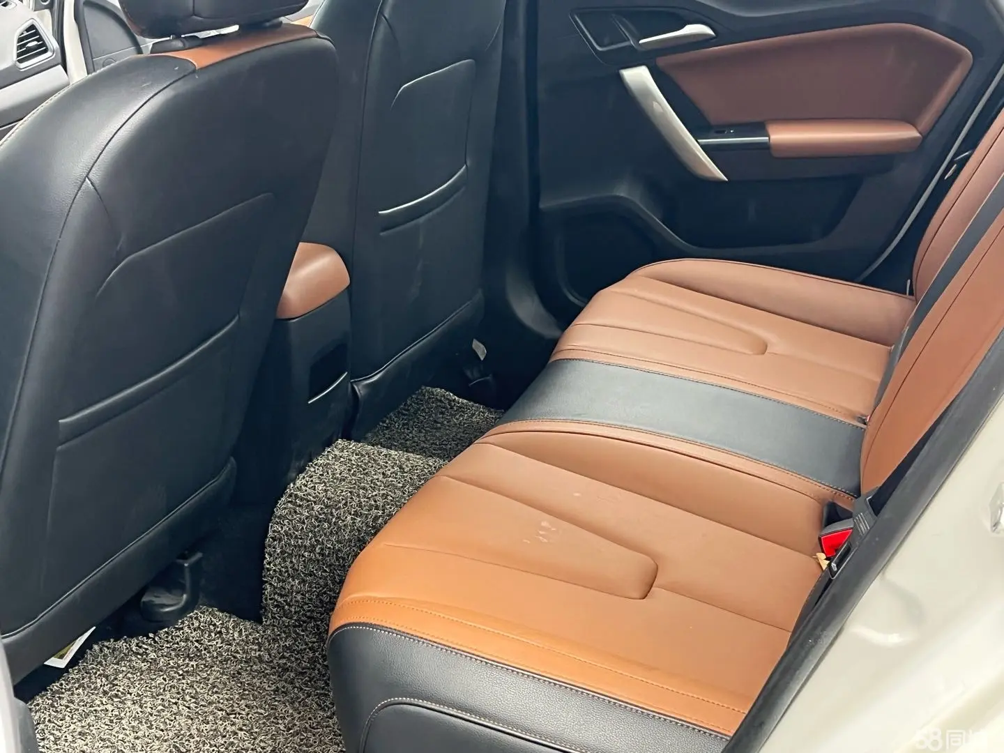 MG GT 2016 car image #7