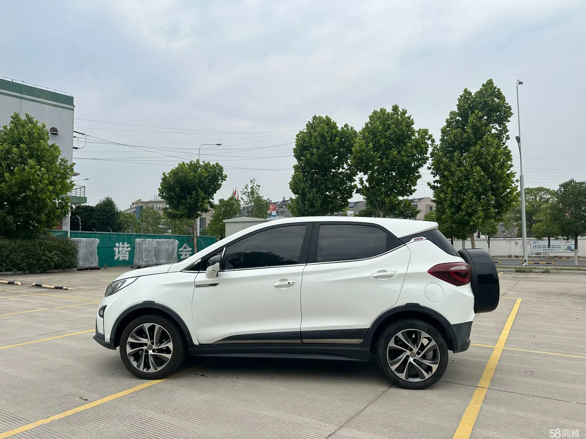 BYD Yuan 2018 صورة سيارة #7