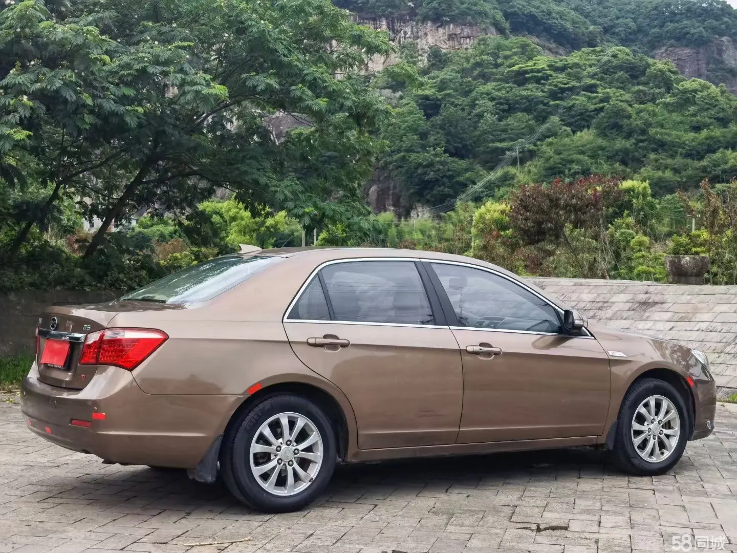 BYD G6 2012 car image #7