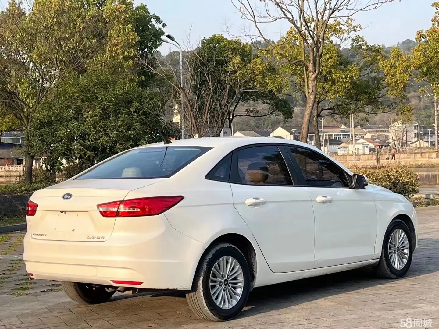 Ford Escort 2016 #7 Ford Escort 2016 car image #7