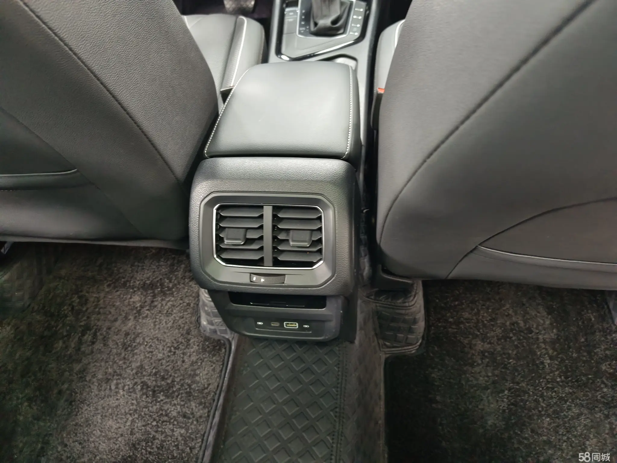 Volkswagen Tiguan L 2022 immagine di auto #7