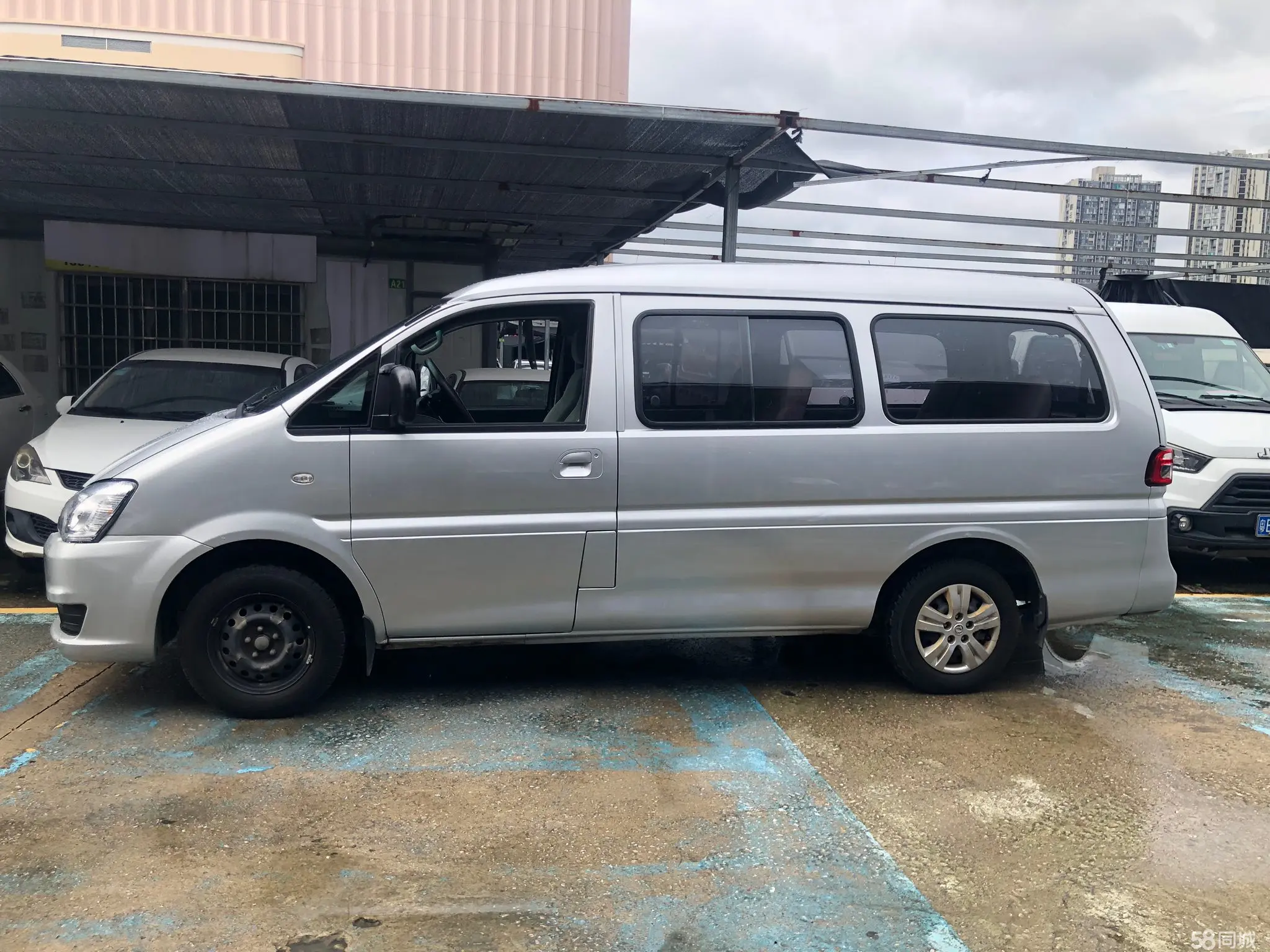 Forthing Lingzhi 2019 car image #7