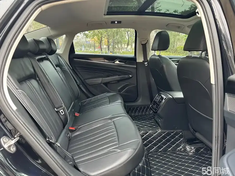 Volkswagen Passat 2021 car image #7