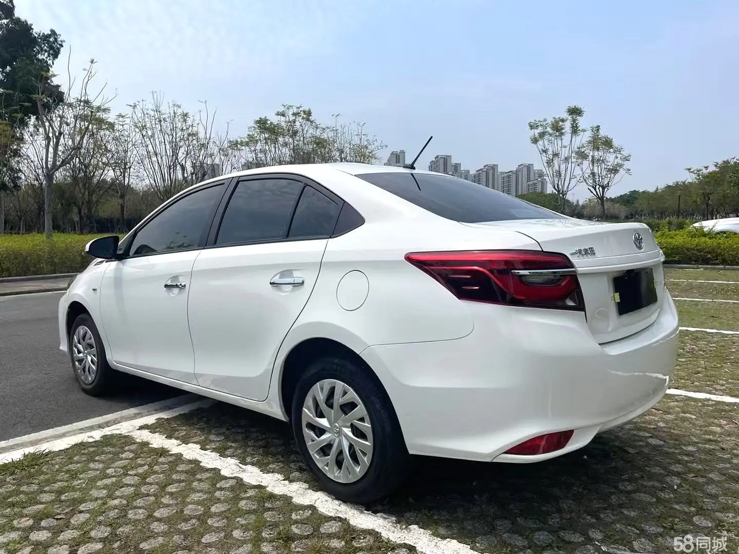 Toyota Vios FS 2023 immagine di auto #7