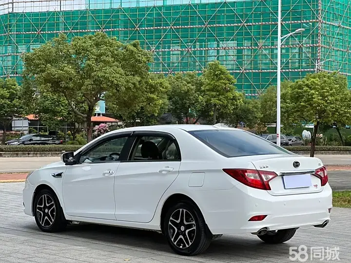 BYD G5 2014 car image #7