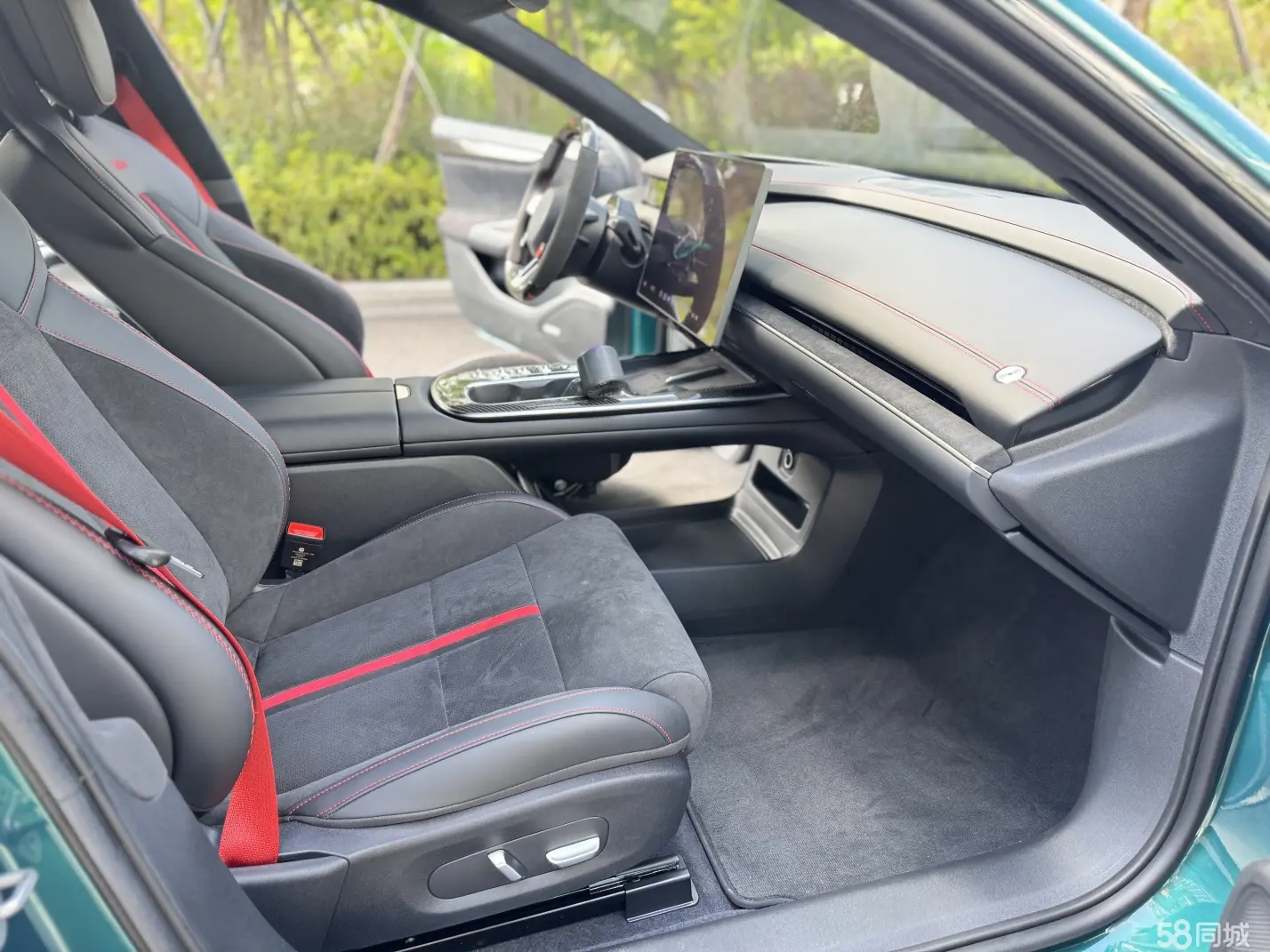 小米汽车 小米SU7 Ultra 2025 汽车图片 #7