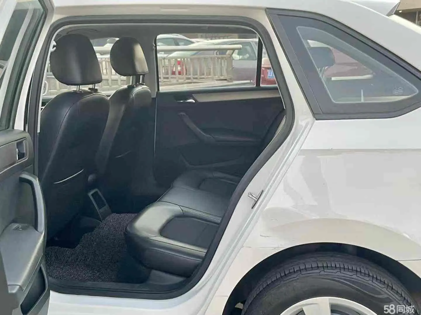 Skoda Rapid Spaceback 2014 immagine di auto #7