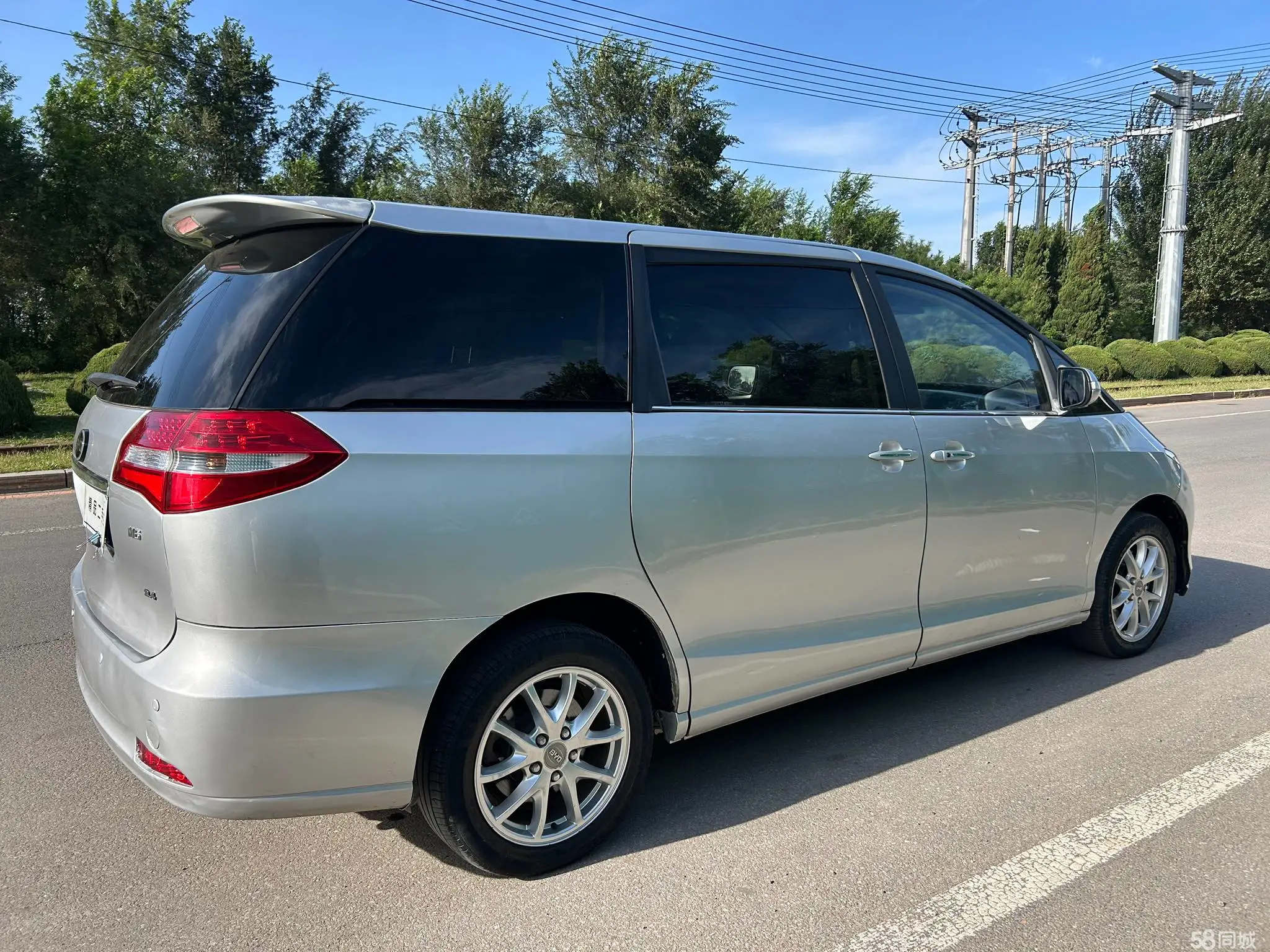 BYD M6 2015 car image #7