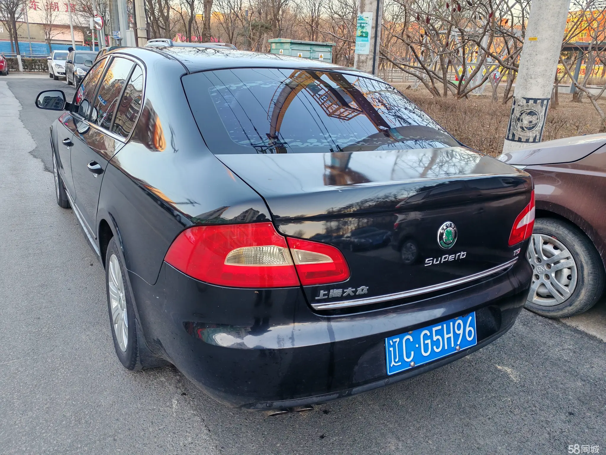 Skoda Superb 2010 car image #7