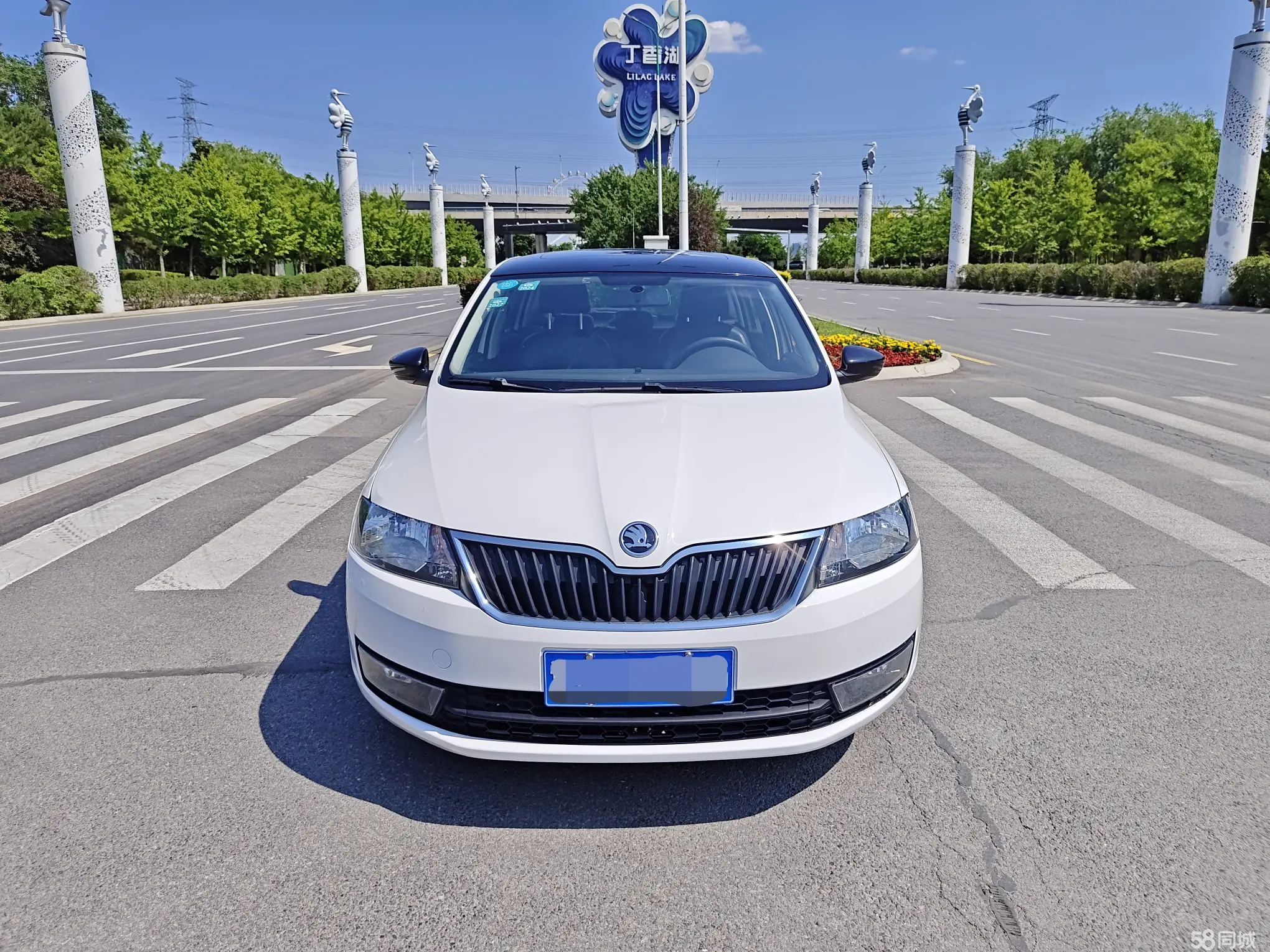 Skoda Rapid Spaceback 2016 car image #7