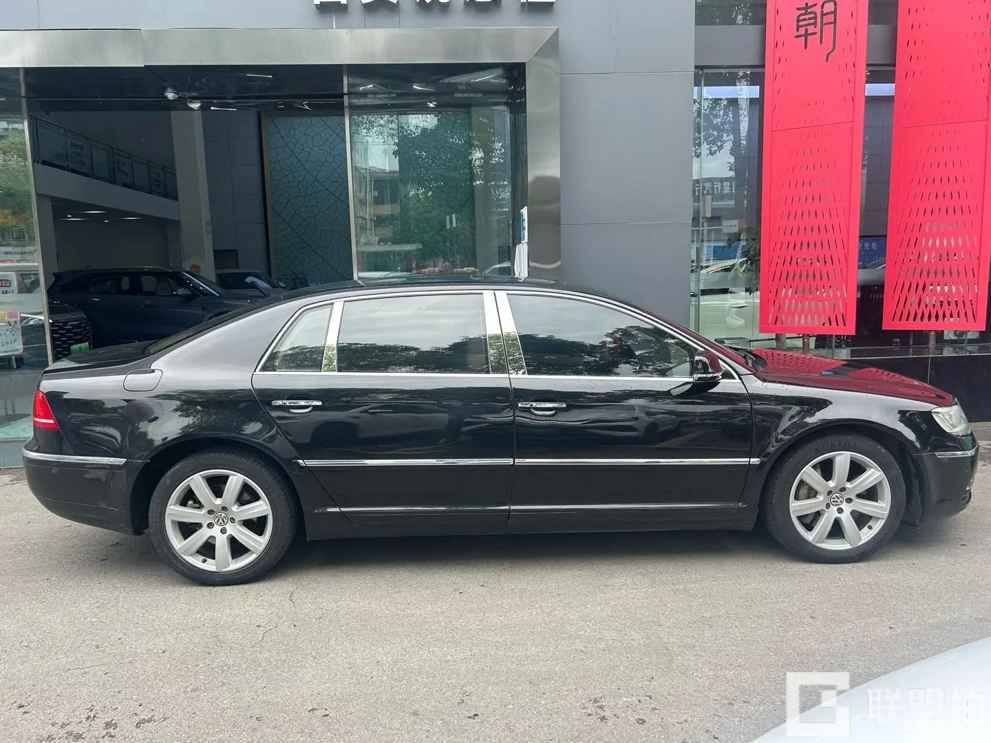 Volkswagen Pheaton 2010 immagine di auto #7