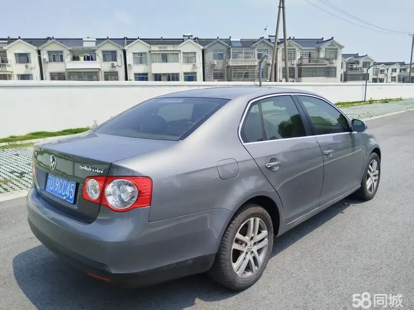 Volkswagen Sagitar 2010 immagine di auto #7