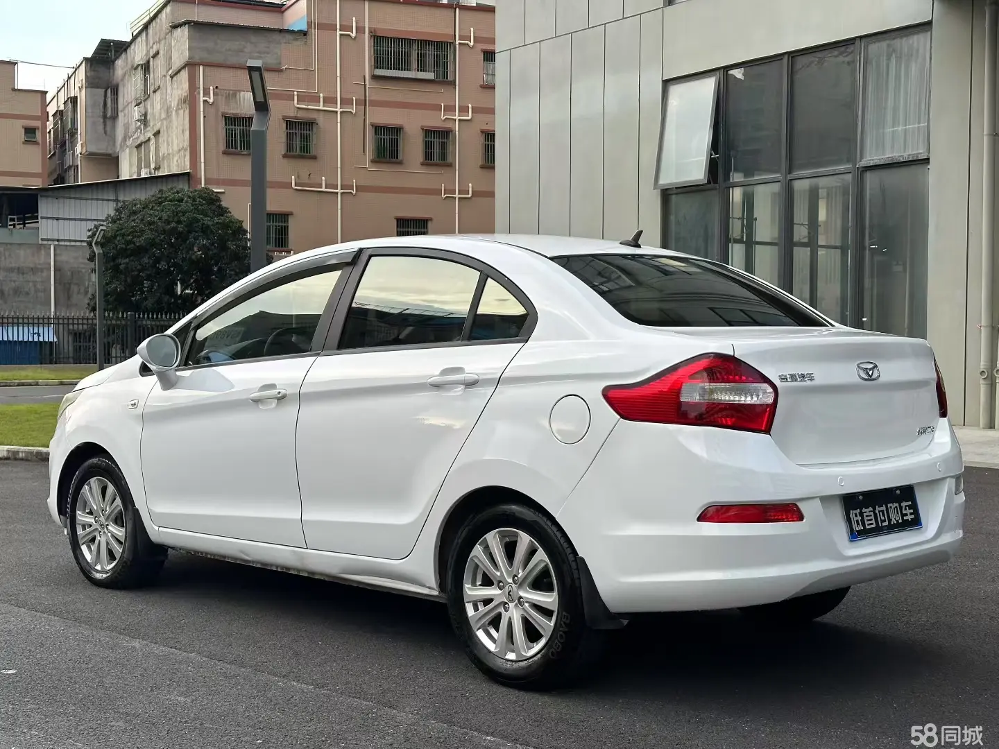 Kaiyi C3R 2016 #7 Kaiyi C3R 2016 car image #7