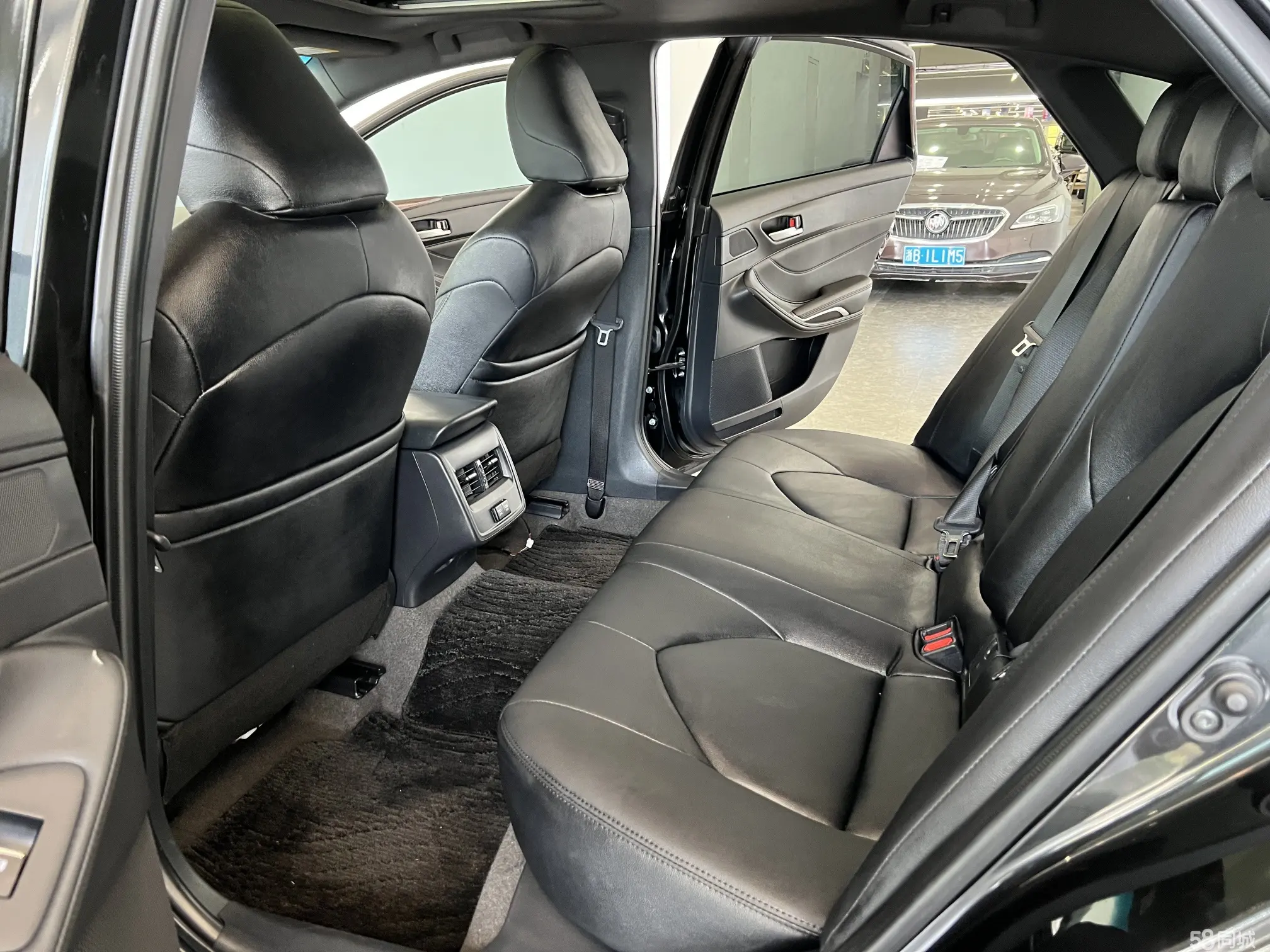 Toyota Avalon 2022 car image #7