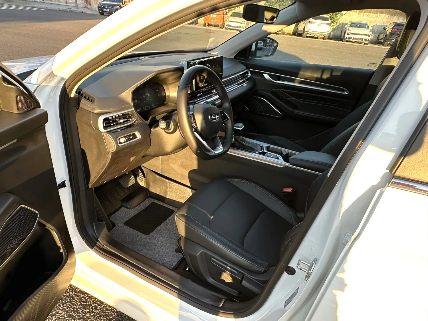 GEELY Emgrand 2023 car image #7