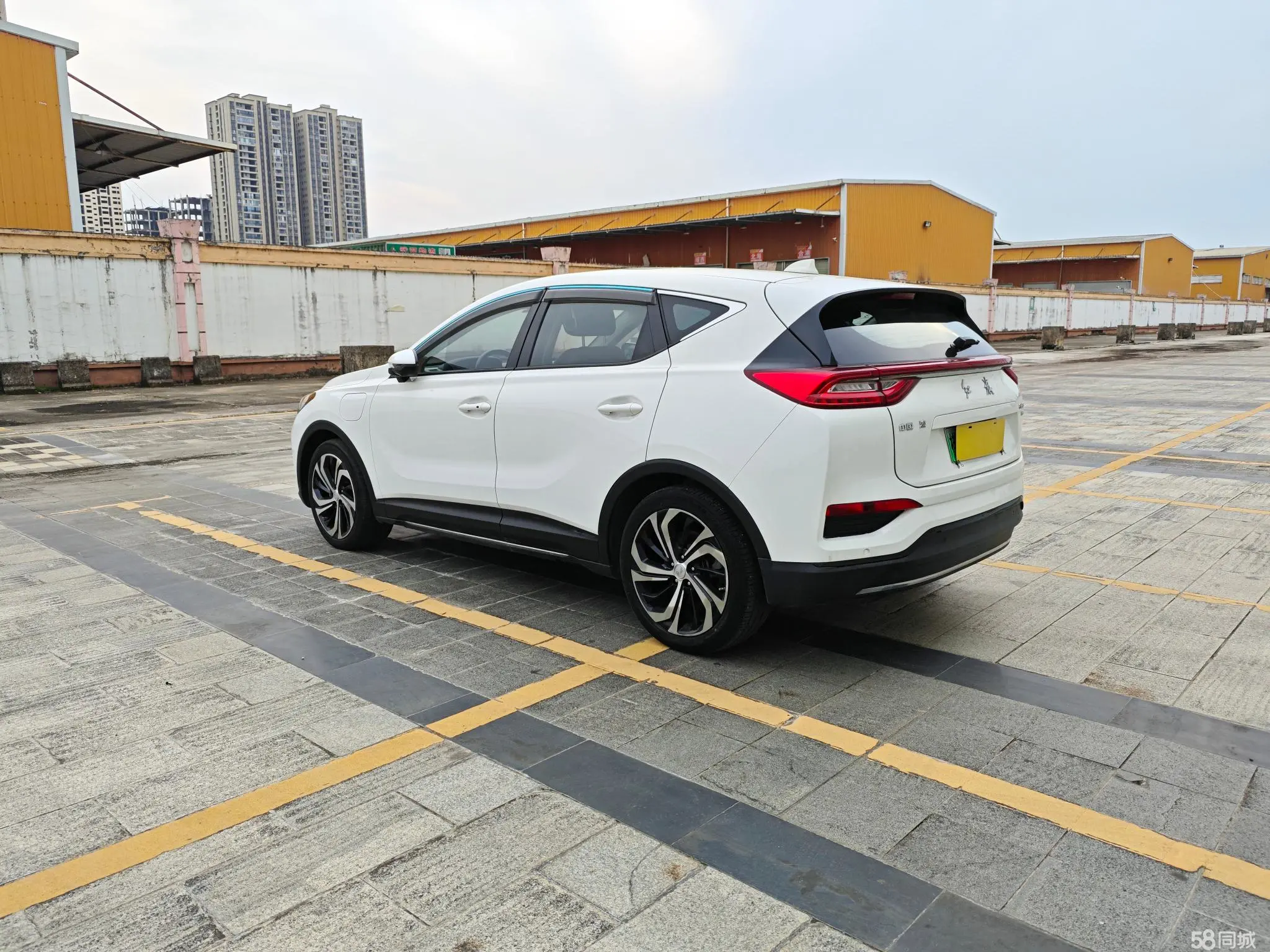 HongQi E-HS3 2019 immagine di auto #7