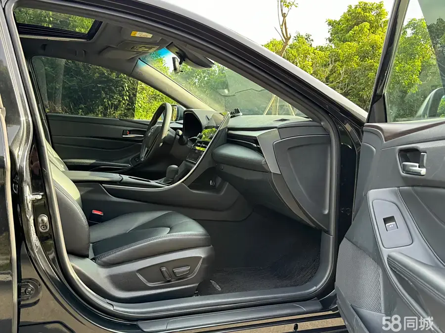 Toyota Avalon 2019 car image #7