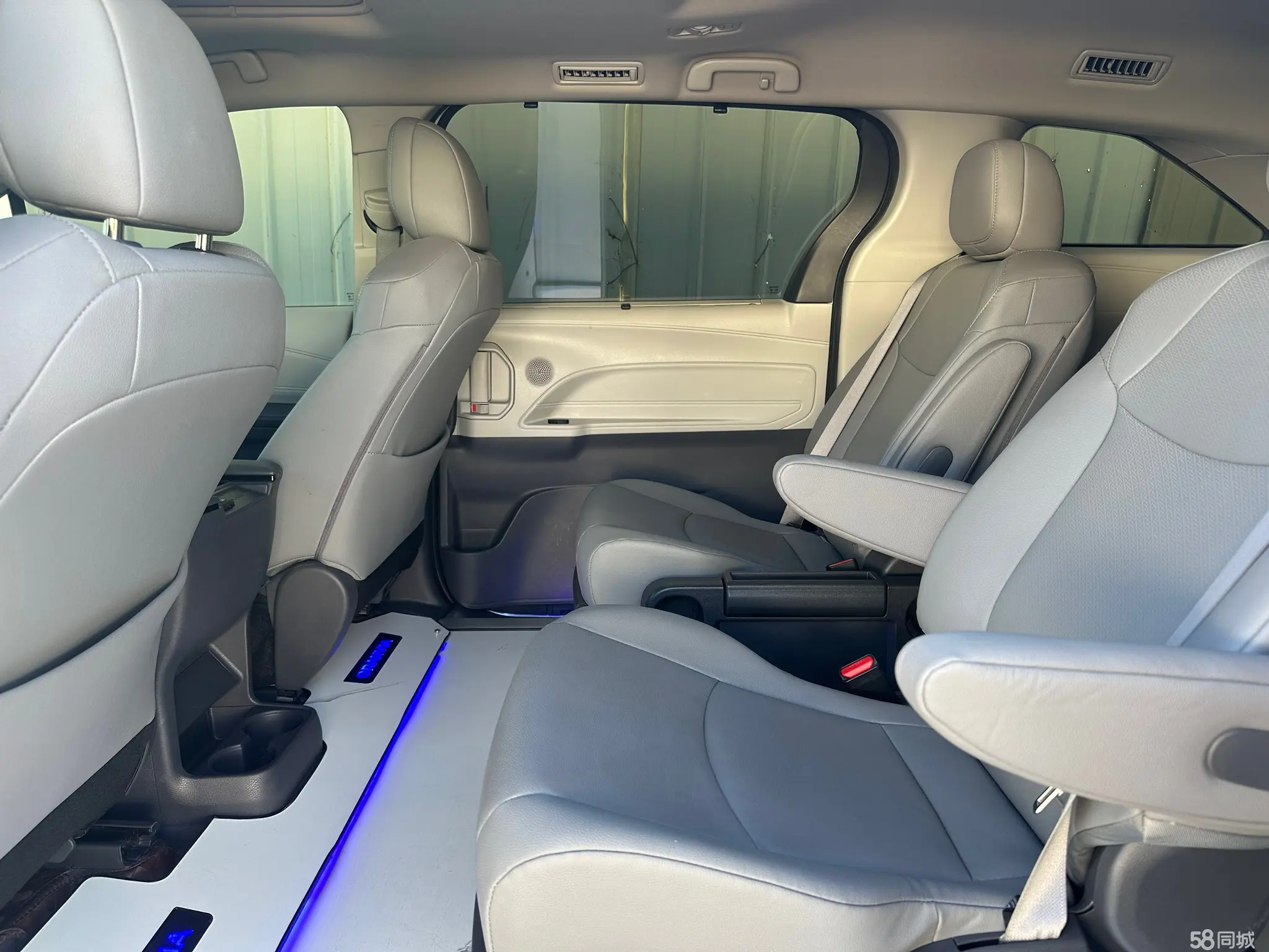 Toyota Granvia 2024 immagine di auto #7