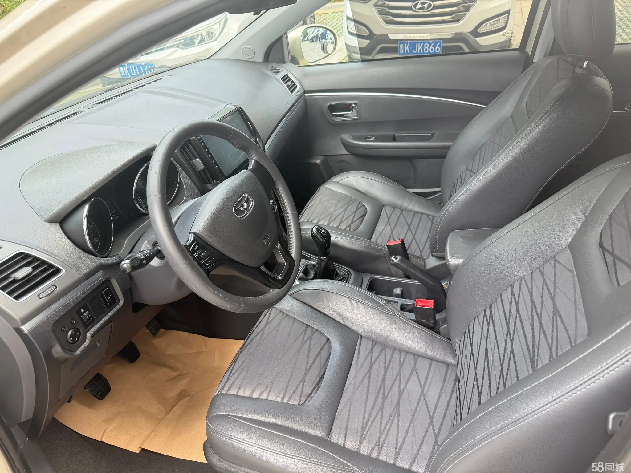 Kaiyi E3 2018 #7 Kaiyi E3 2018 car image #7