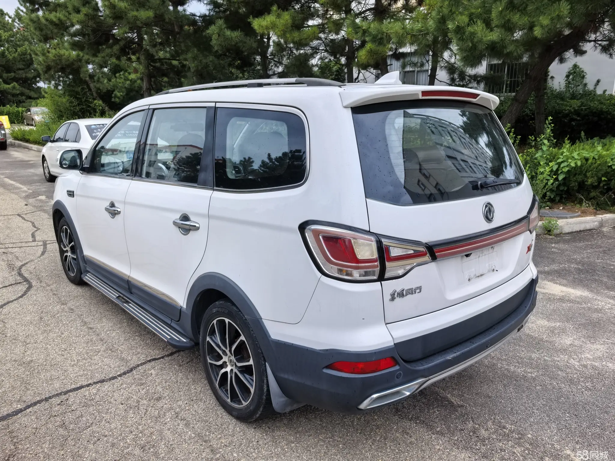 Forthing SX6 2016 car image #7