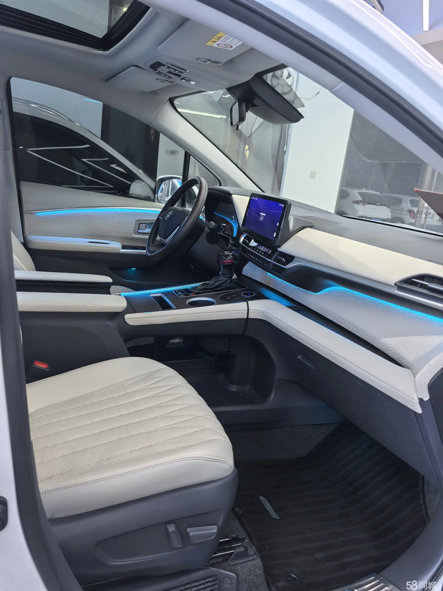 Toyota Granvia 2023 immagine di auto #7