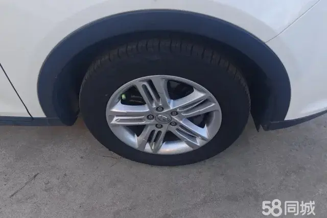 GAC Trumpchi GS5 2015 #7 GAC Trumpchi GS5 2015 car image #7