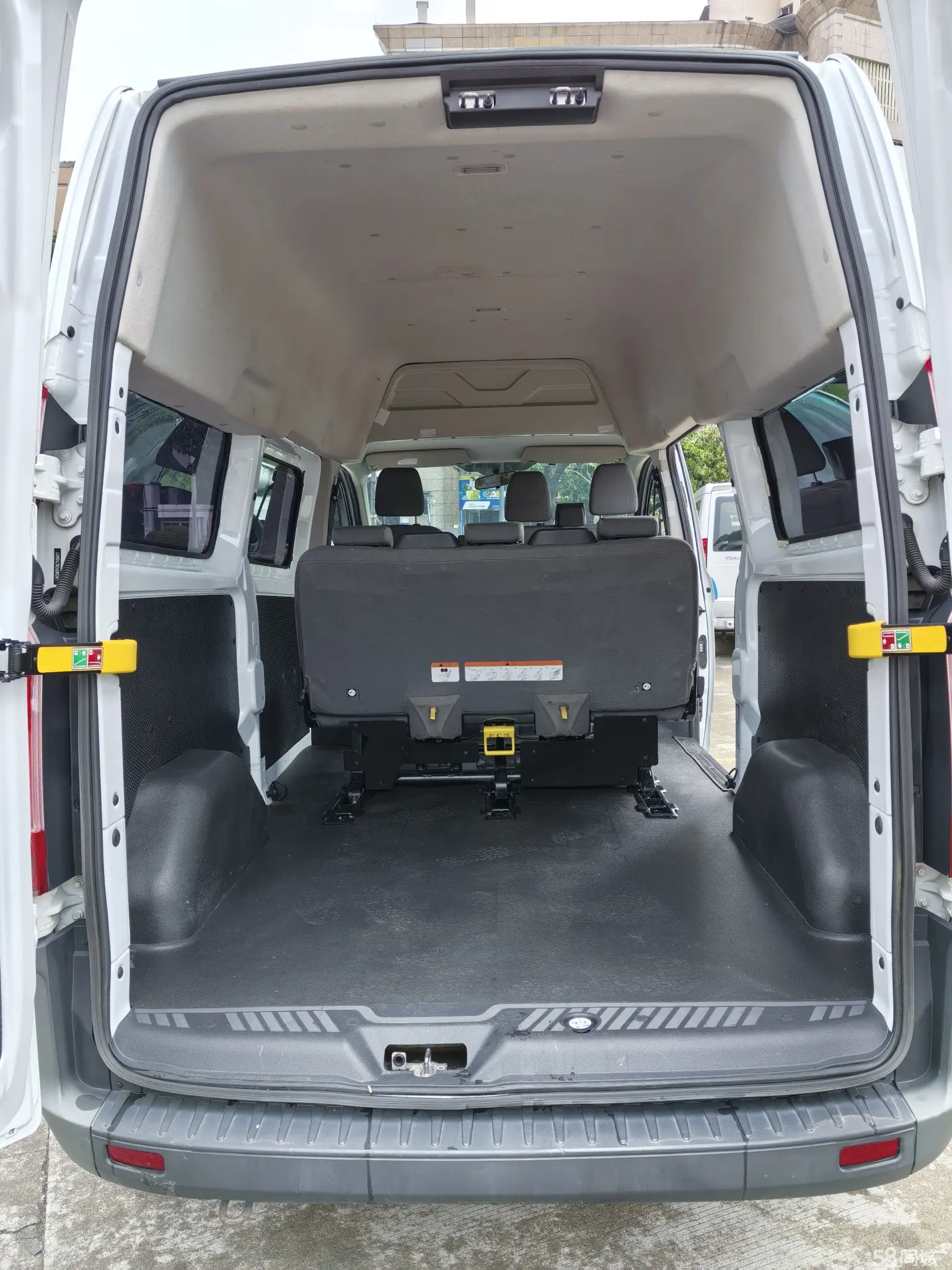 Ford Transit 2020 car image #7