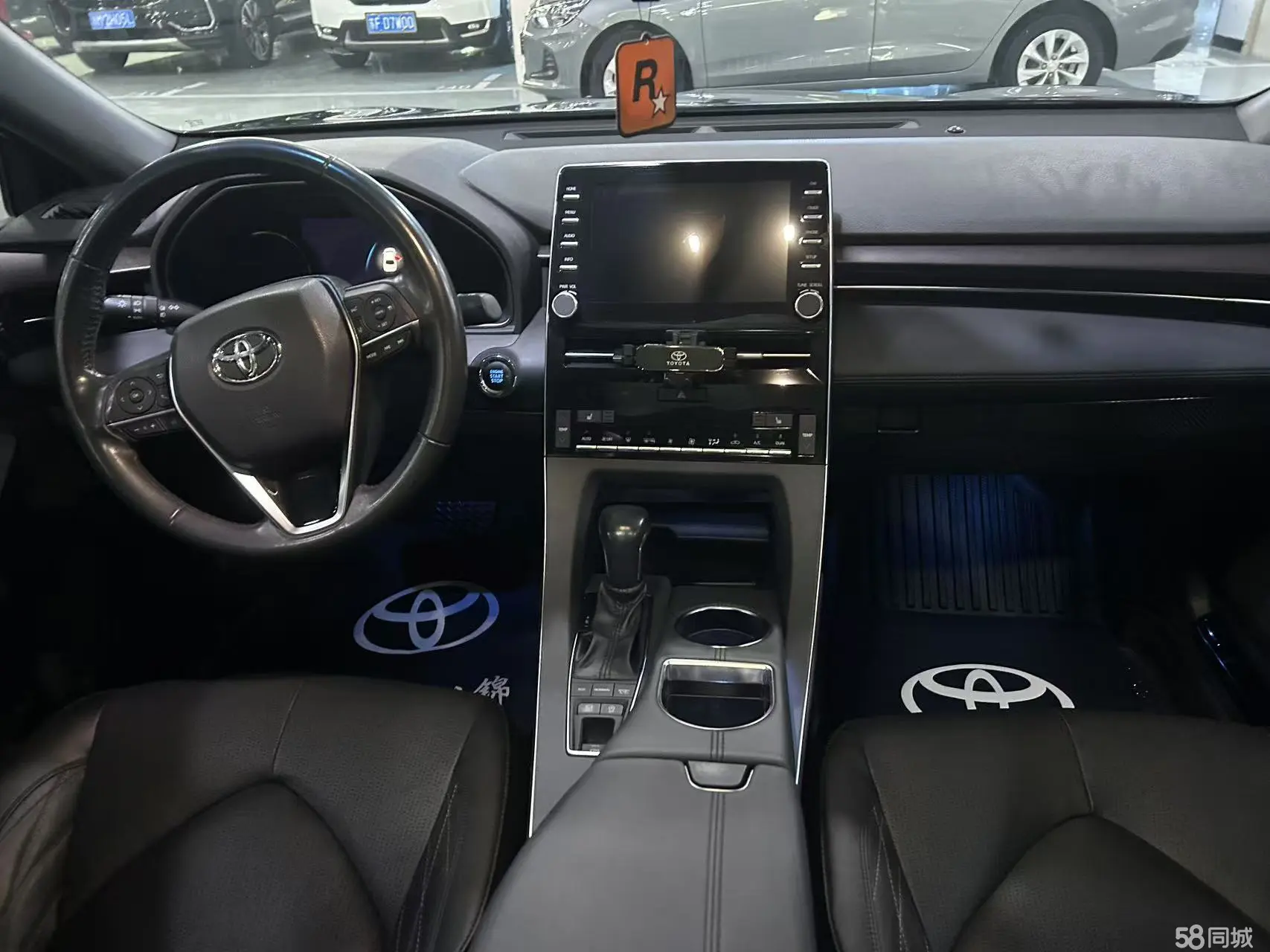 Toyota Avalon 2019 car image #7