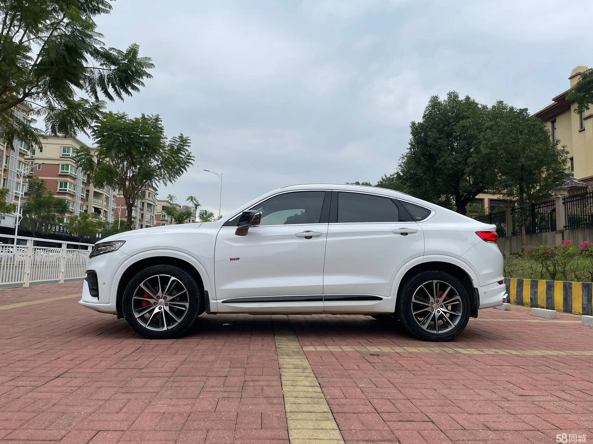 GEELY Tugella 2019 car image #7