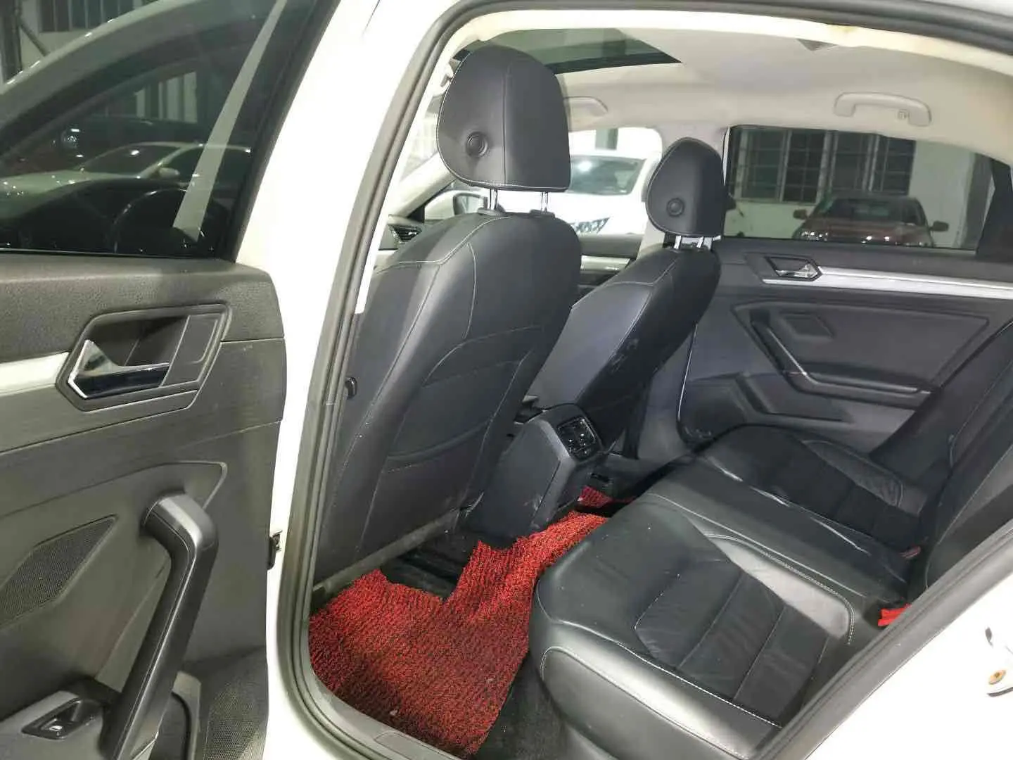 Volkswagen Lamando 2015 immagine di auto #7