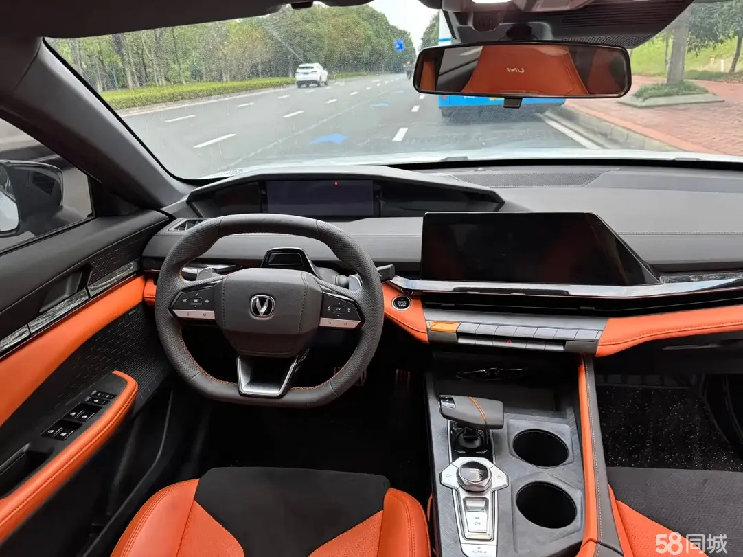 Changan UNI-V 2023 صورة سيارة #7